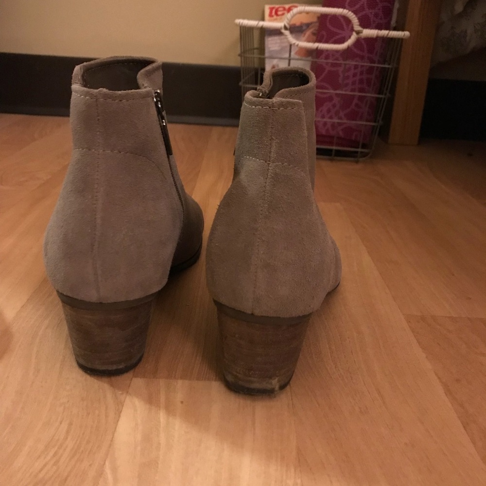 Stack Heel Taupe Booties Barely Worn - image 5